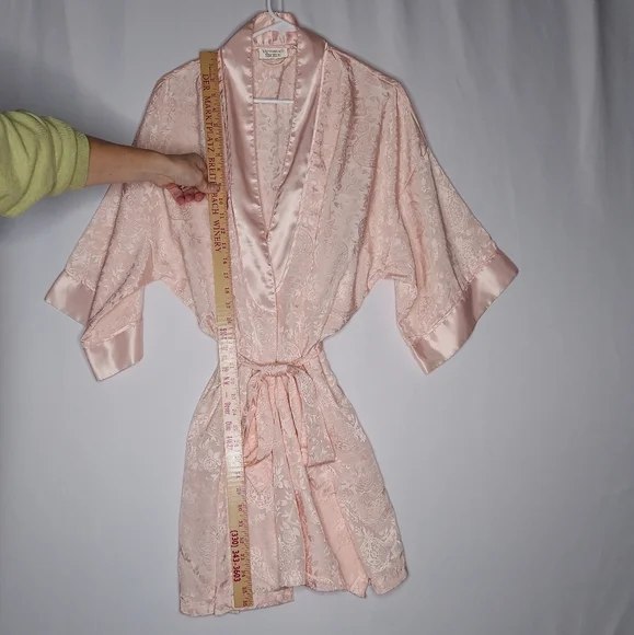 Vtg Victoria's Secret Satin Robe OSFM Jacquard Pink Satin Belted Short FLAW HOLE